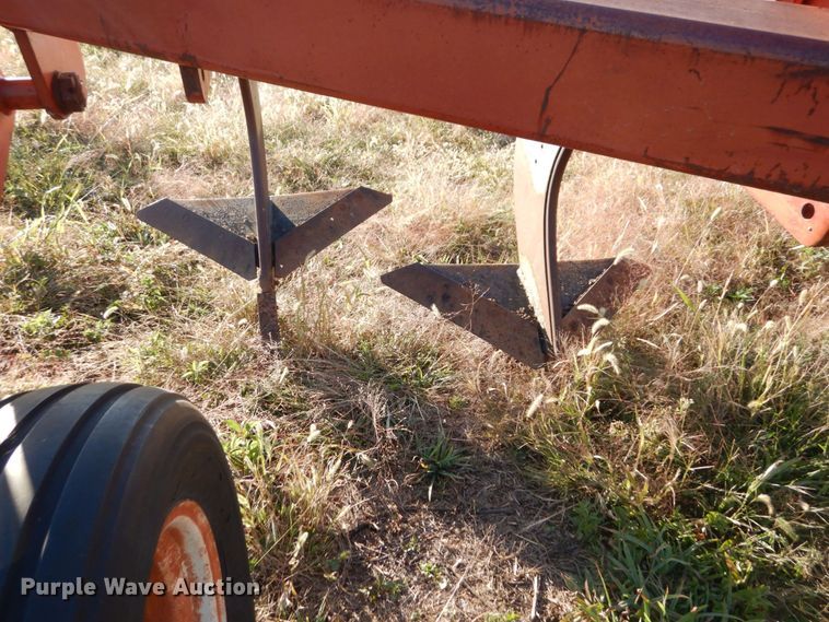 image for item LY9158 Kewanee 2500  V-ripper