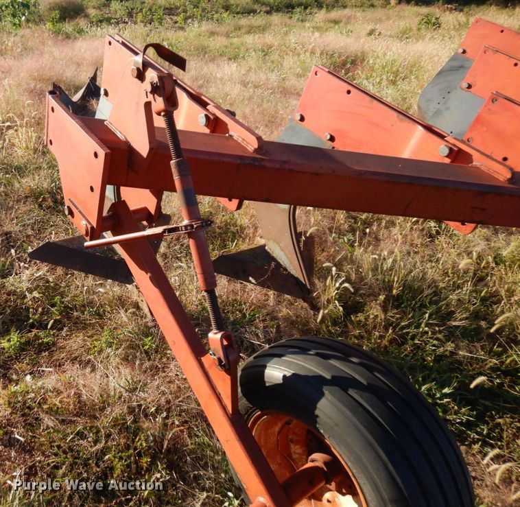 image for item LY9158 Kewanee 2500  V-ripper