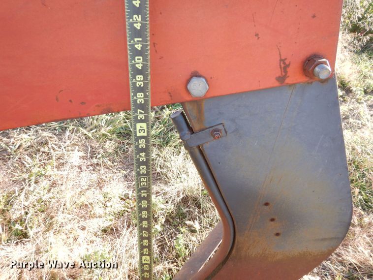 image for item LY9158 Kewanee 2500  V-ripper