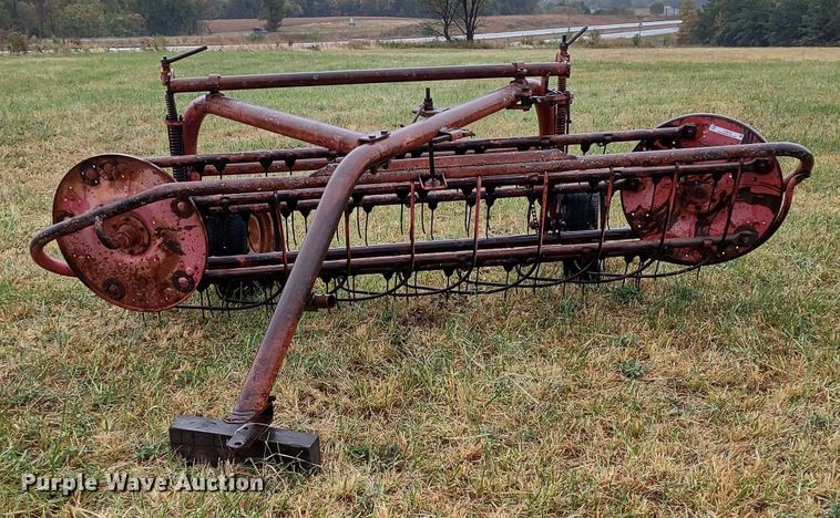 image for item LY9212 Massey Ferguson 37  hay rake