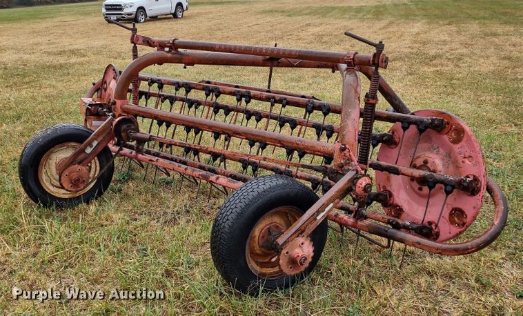 image for item LY9212 Massey Ferguson 37  hay rake