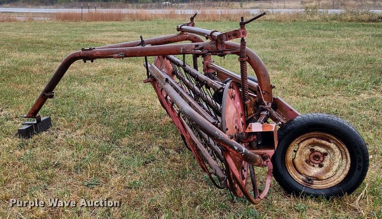 image for item LY9212 Massey Ferguson 37  hay rake