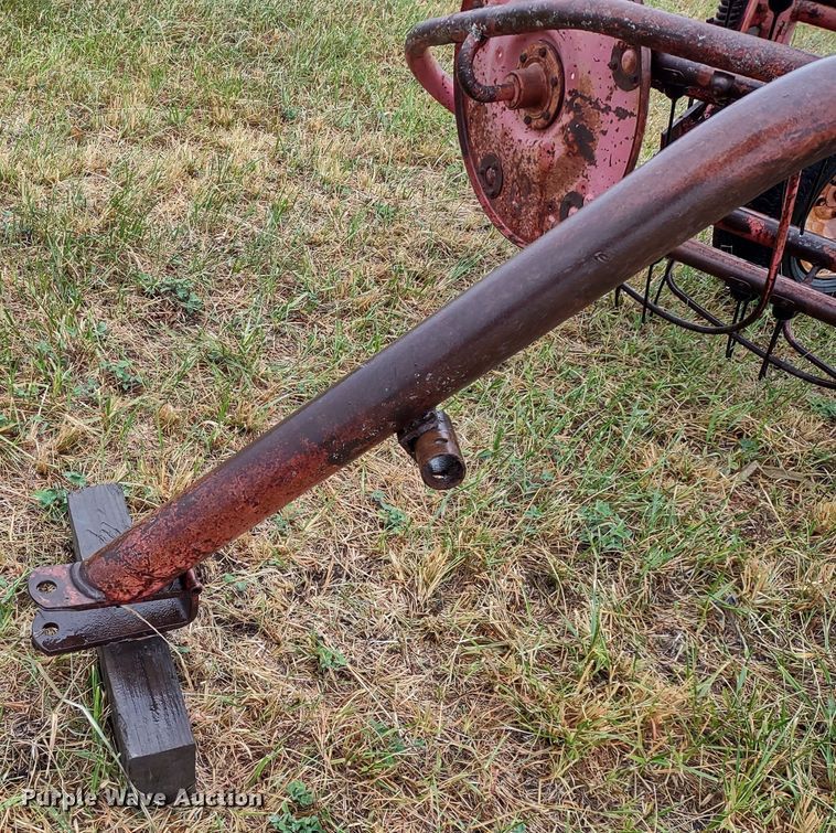 image for item LY9212 Massey Ferguson 37  hay rake