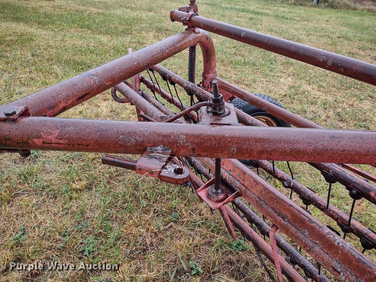 image for item LY9212 Massey Ferguson 37  hay rake
