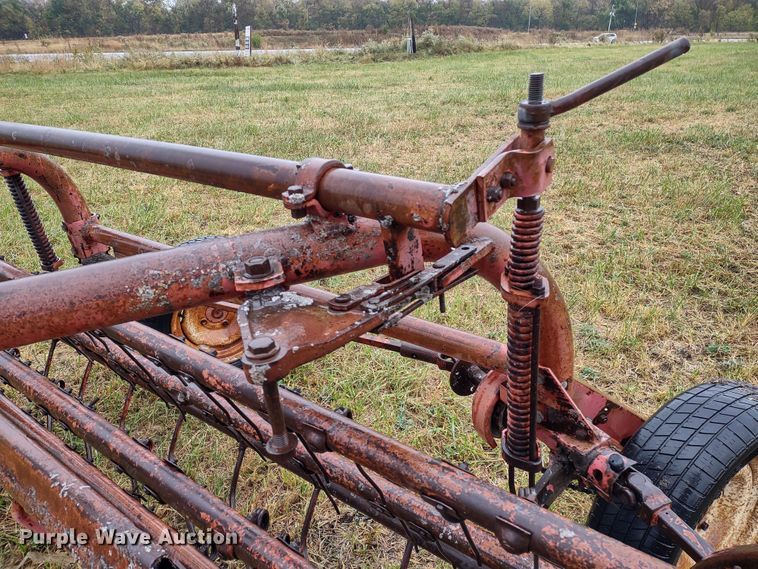 image for item LY9212 Massey Ferguson 37  hay rake
