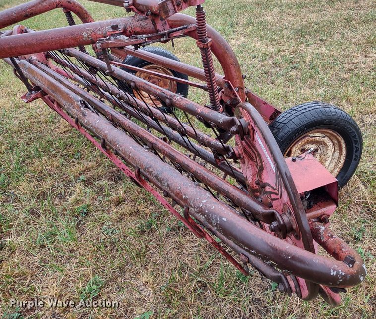 image for item LY9212 Massey Ferguson 37  hay rake