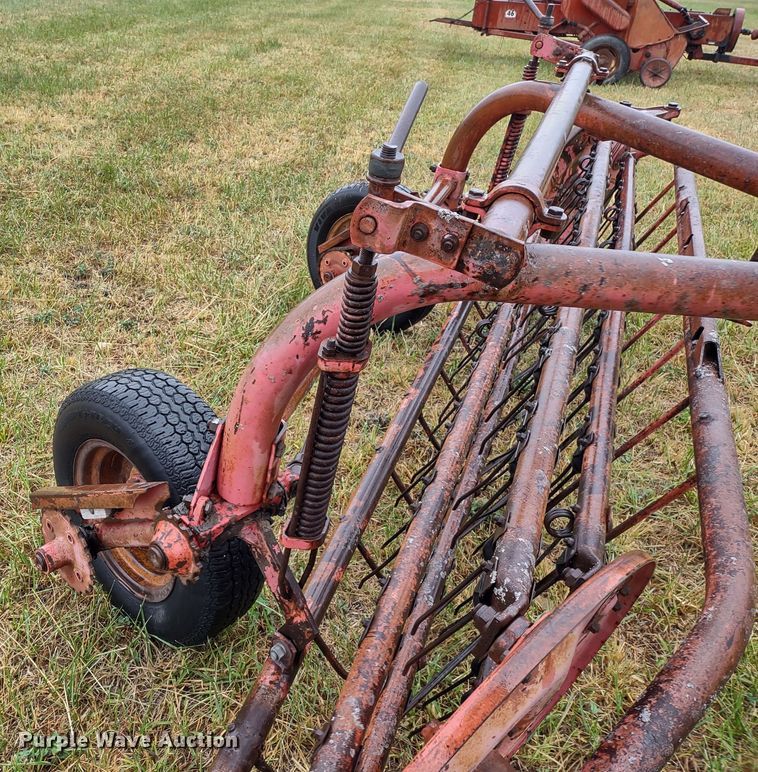 image for item LY9212 Massey Ferguson 37  hay rake