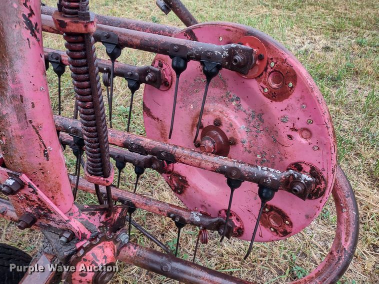 image for item LY9212 Massey Ferguson 37  hay rake