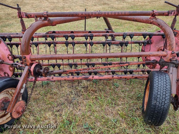 image for item LY9212 Massey Ferguson 37  hay rake