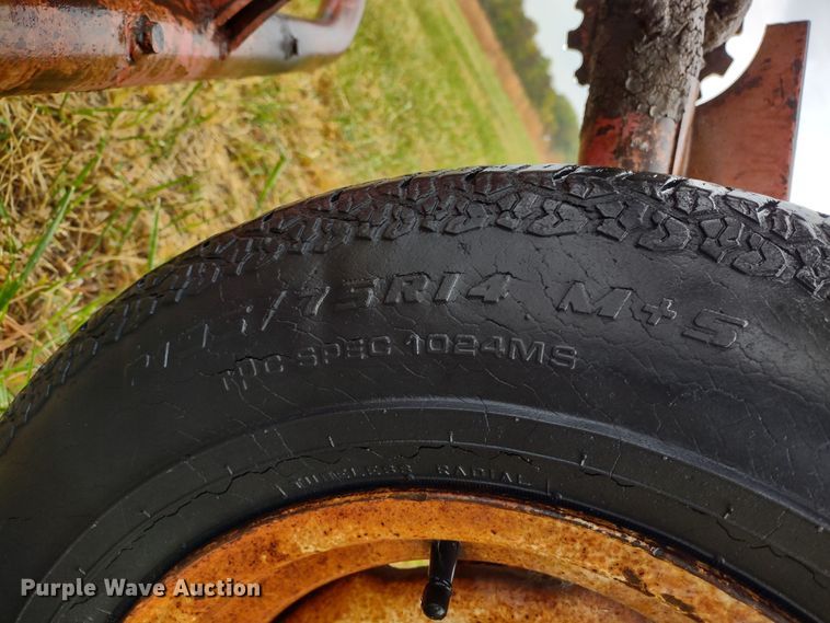 image for item LY9212 Massey Ferguson 37  hay rake