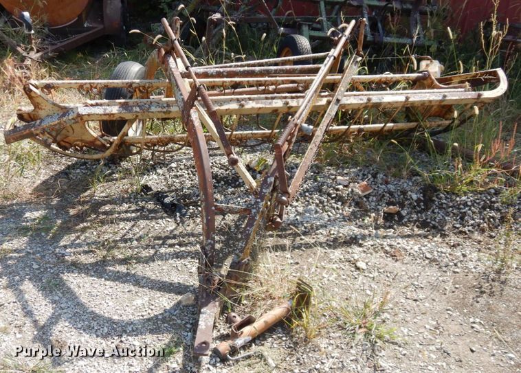 image for item LY9216 New Holland 56  hay rake