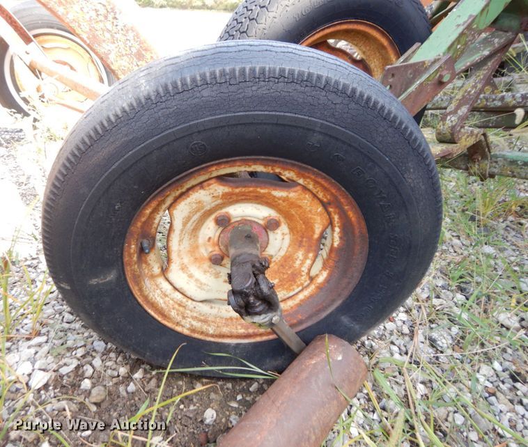 image for item LY9216 New Holland 56  hay rake