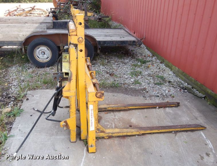 image for item LY9220 Tri-Star Hydra-Fork  bale forks