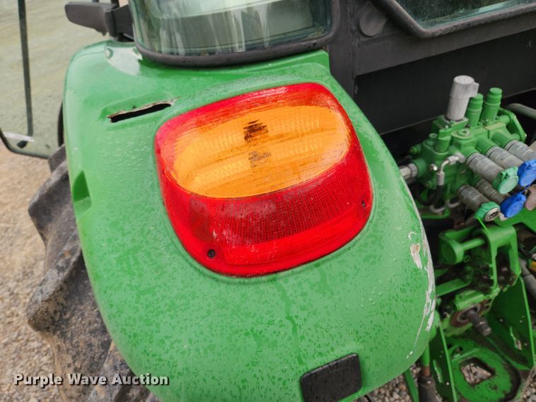 image for item MK9422 2015 John Deere 5100E  MFWD tractor