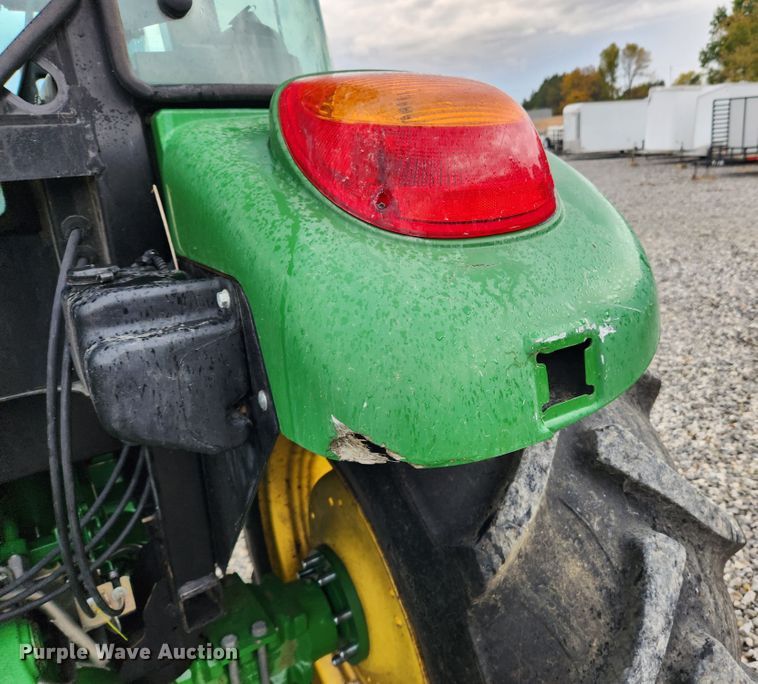 image for item MK9422 2015 John Deere 5100E  MFWD tractor