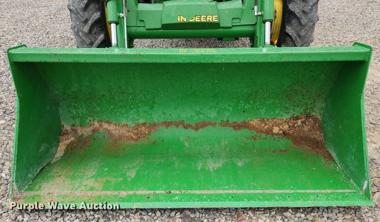 image for item MK9422 2015 John Deere 5100E  MFWD tractor