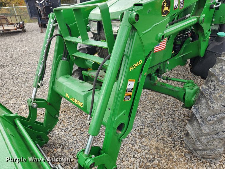 image for item MK9422 2015 John Deere 5100E  MFWD tractor