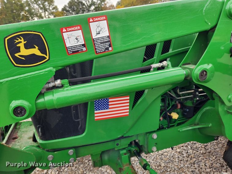 image for item MK9422 2015 John Deere 5100E  MFWD tractor
