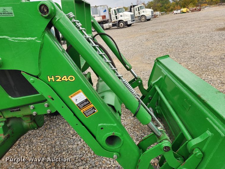 image for item MK9422 2015 John Deere 5100E  MFWD tractor