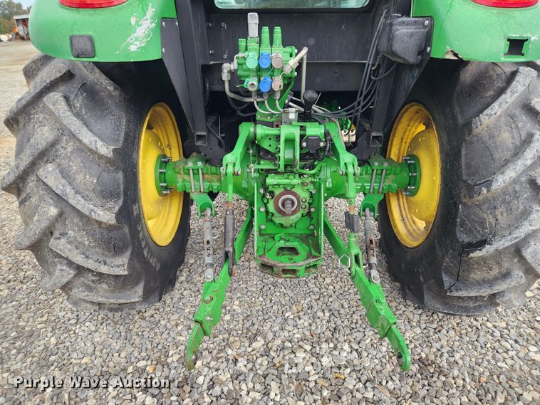 image for item MK9422 2015 John Deere 5100E  MFWD tractor