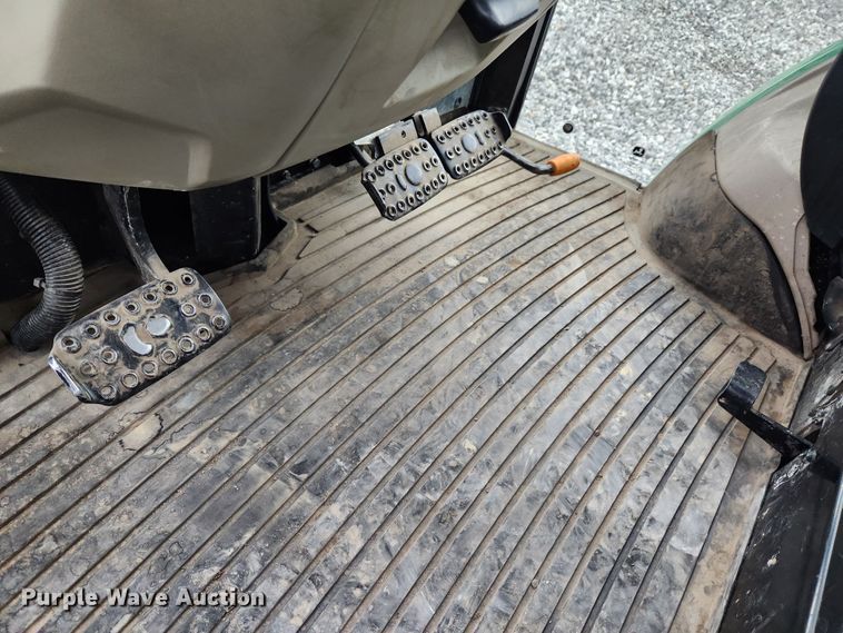 image for item MK9422 2015 John Deere 5100E  MFWD tractor