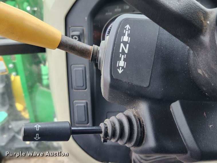 image for item MK9422 2015 John Deere 5100E  MFWD tractor