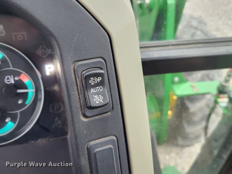 image for item MK9422 2015 John Deere 5100E  MFWD tractor