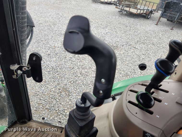 image for item MK9422 2015 John Deere 5100E  MFWD tractor