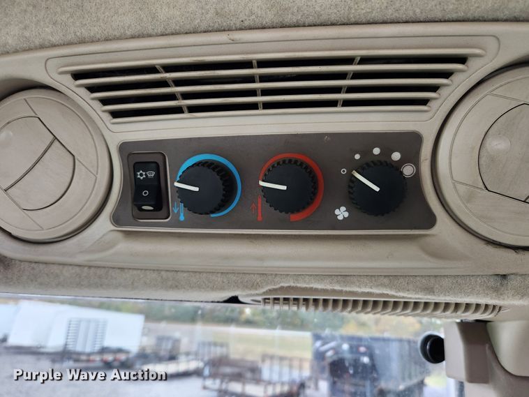 image for item MK9422 2015 John Deere 5100E  MFWD tractor