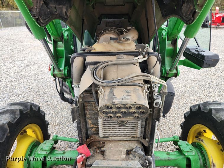 image for item MK9422 2015 John Deere 5100E  MFWD tractor