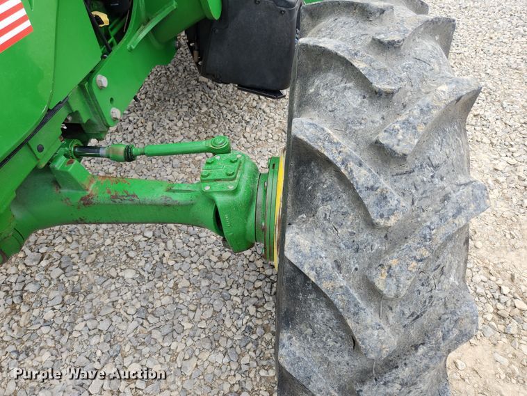 image for item MK9422 2015 John Deere 5100E  MFWD tractor