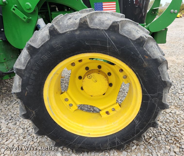 image for item MK9422 2015 John Deere 5100E  MFWD tractor