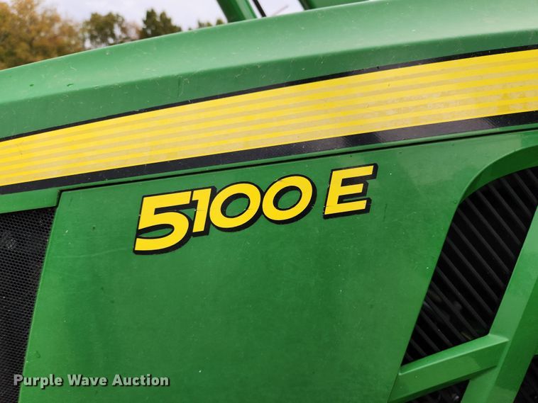 image for item MK9422 2015 John Deere 5100E  MFWD tractor