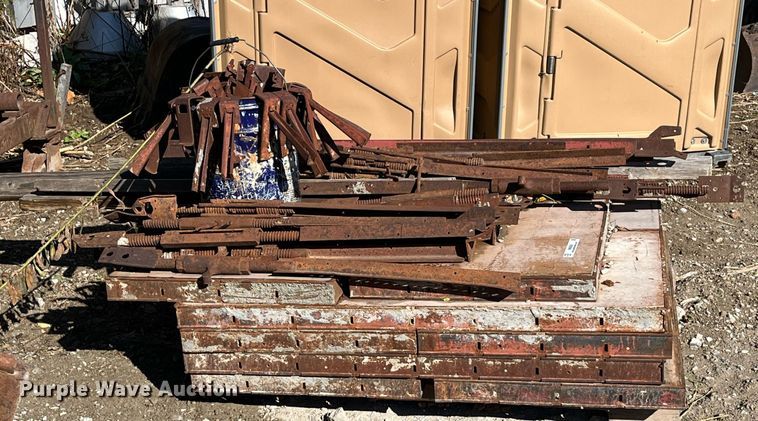 image for item MN9305 Approximately 14 concrete forms