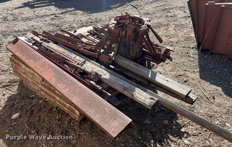 image for item MN9305 Approximately 14 concrete forms