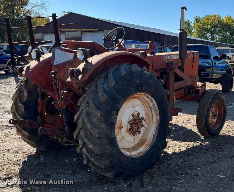 image for item MN9316 Belarus 520  tractor