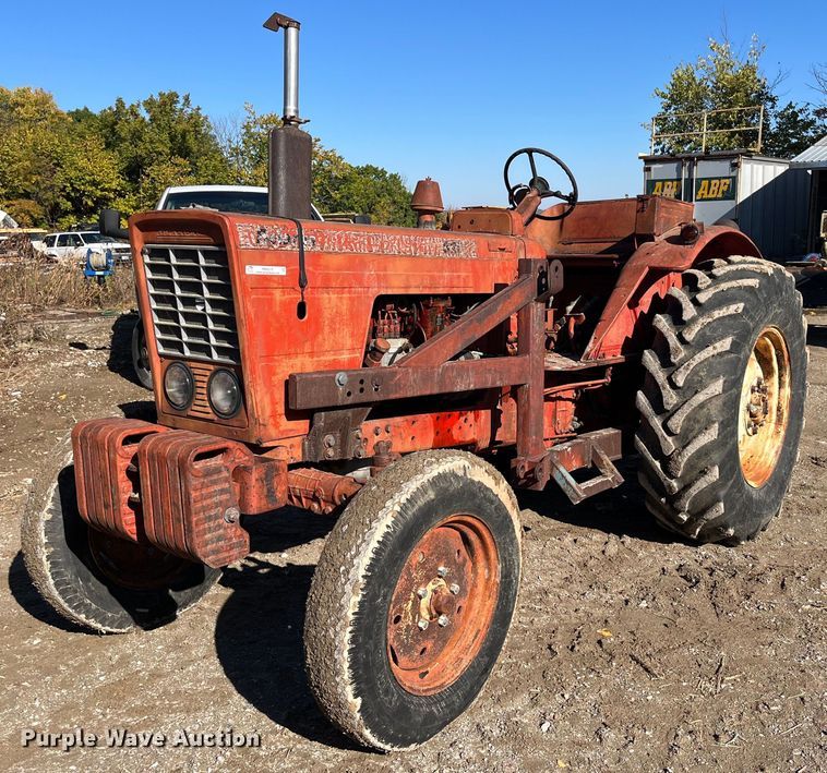 image for item MN9316 Belarus 520  tractor