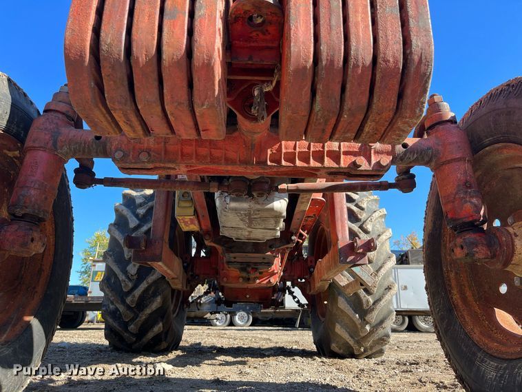 image for item MN9316 Belarus 520  tractor