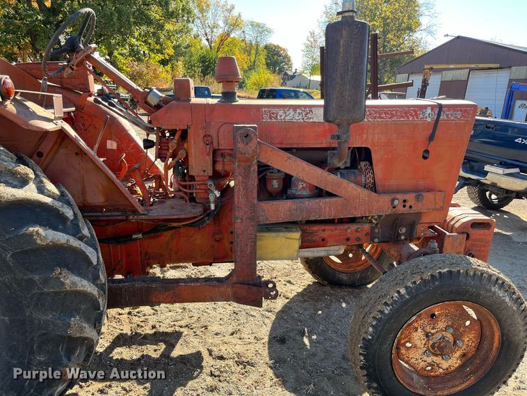 image for item MN9316 Belarus 520  tractor