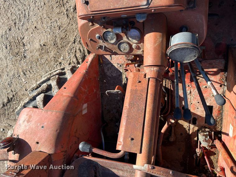image for item MN9316 Belarus 520  tractor