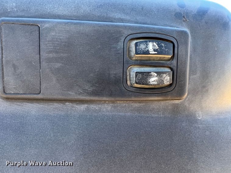 image for item MQ9838 2012 John Deere 6115R  MFWD tractor