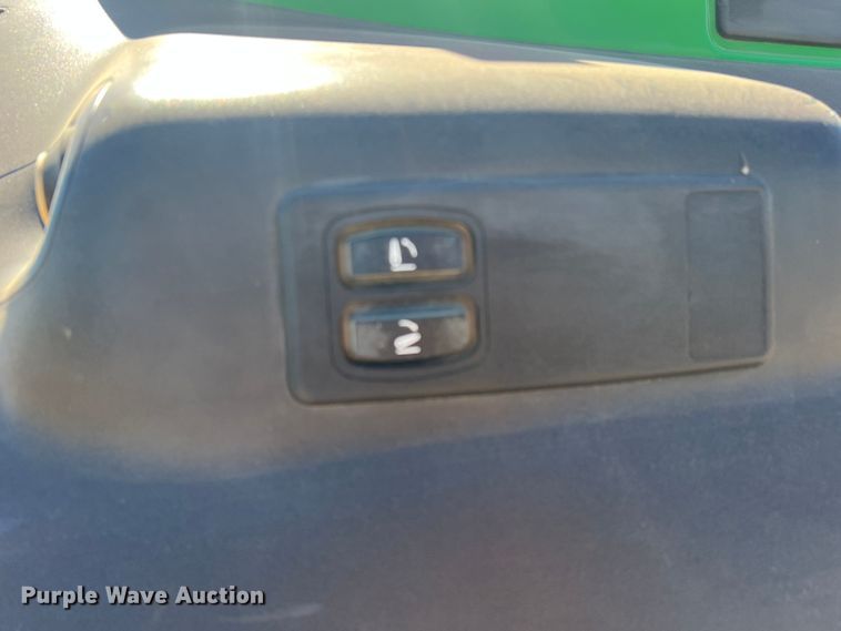 image for item MQ9838 2012 John Deere 6115R  MFWD tractor