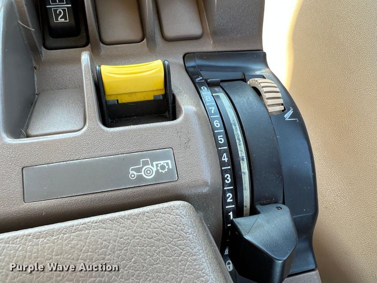 image for item MQ9838 2012 John Deere 6115R  MFWD tractor