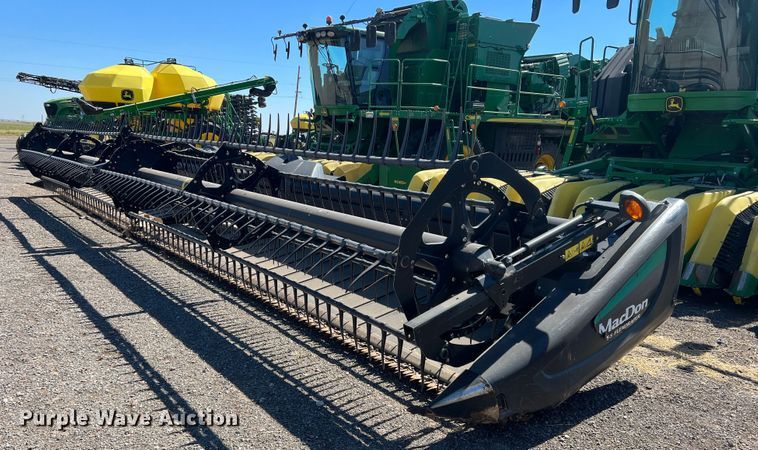 image for item MQ9840 2016 MacDon FD75-S  flex draper head