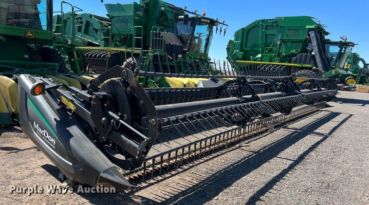 image for item MQ9840 2016 MacDon FD75-S  flex draper head