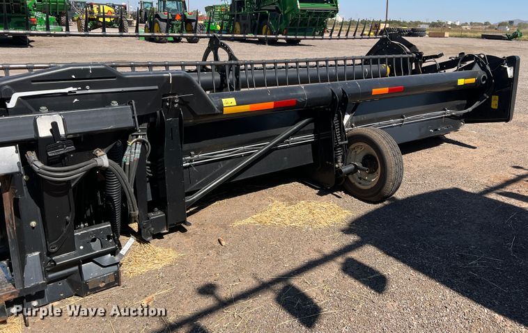 image for item MQ9840 2016 MacDon FD75-S  flex draper head