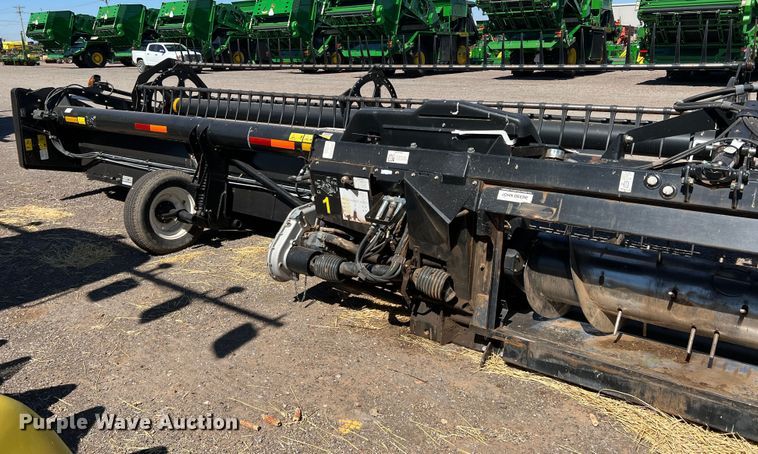 image for item MQ9840 2016 MacDon FD75-S  flex draper head