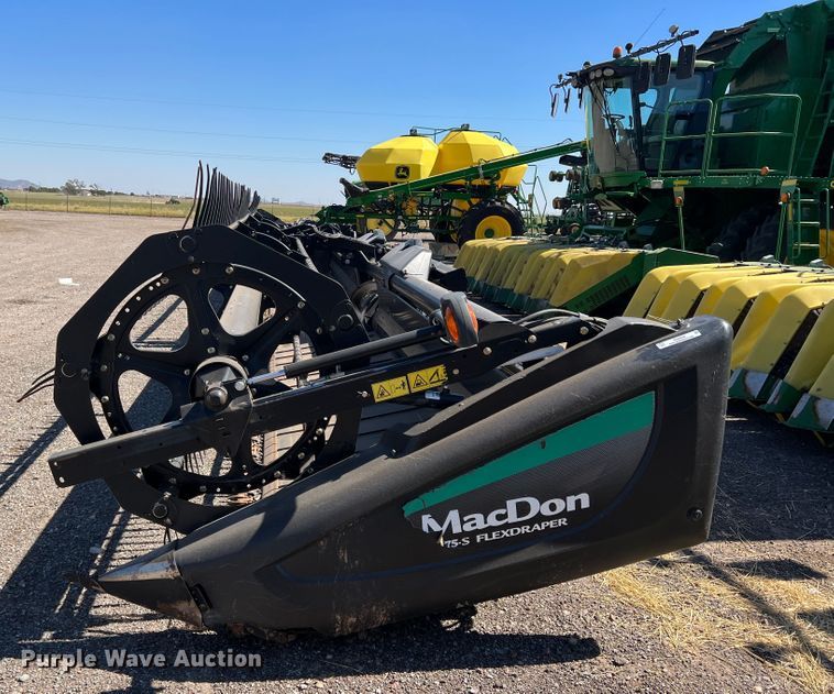 image for item MQ9840 2016 MacDon FD75-S  flex draper head