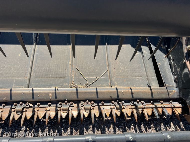 image for item MQ9840 2016 MacDon FD75-S  flex draper head