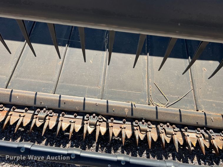 image for item MQ9840 2016 MacDon FD75-S  flex draper head